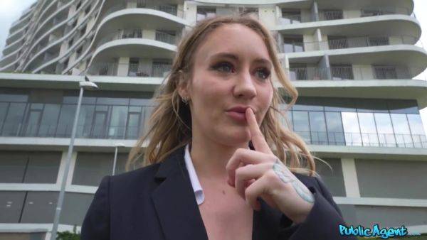 Ivy Maddox Fucked In Hotel Toilet - videomanysex.com on poweredporn.com