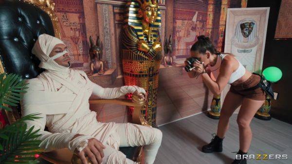 Lucky Stiff - Cherie Deville - videomanysex.com on poweredporn.com