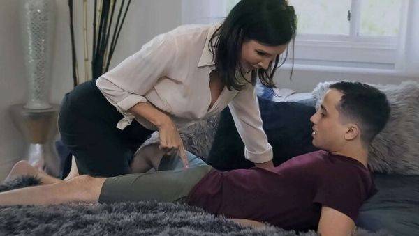 Sexy Teacher Seduces Young College Student - porntry.com on poweredporn.com