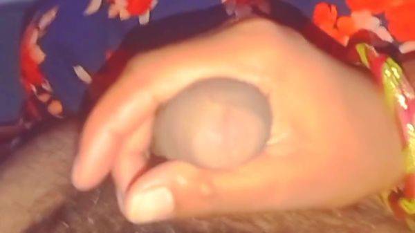 First Night In Share Bed With Stepsister Indian Muh Boli Bhan K Sath Bed Dete Kiya Pher Bhn Ne Dhere Se Land Pakd Leya - desi-porntube.com - India on poweredporn.com