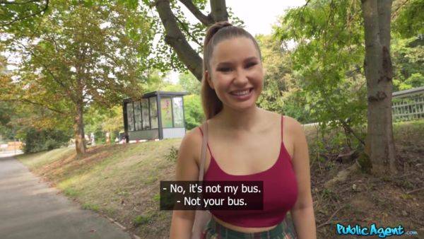 Cute Chick Doesnt Wear Panties - Amalia Davis - videomanysex.com on poweredporn.com