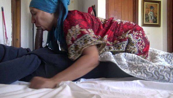 Turkish Hotel Maid Gives Blowjob to French Guest with Huge Black Dick - veryfreeporn.com - France - Turkey on poweredporn.com