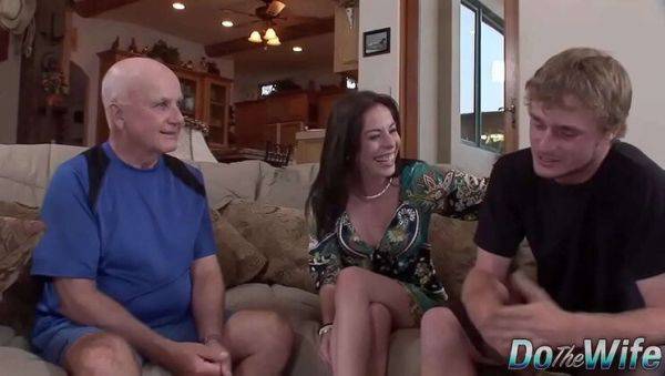 Kara Peters Fucks Two Dicks While Husband Looks On - veryfreeporn.com on poweredporn.com