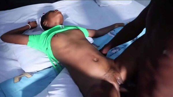 StepBrother Bbangs StepSister On Christmas With Giant Cock - veryfreeporn.com on poweredporn.com