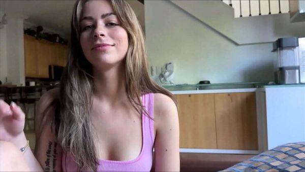 Teen Step Sis Gives You a Warm Welcome - Renee Rose and Alex Adams - veryfreeporn.com on poweredporn.com