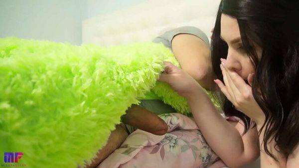 Stepdad didn't realize he was bumping into his own Stepdaughter - porntry.com on poweredporn.com