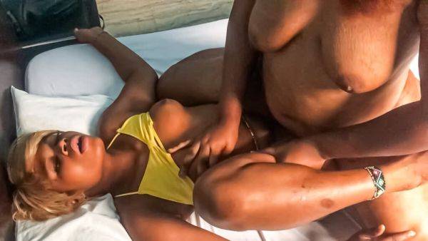 African Lesbians - Real Natural Amateur Big Hot Girls Love - txxx.com on poweredporn.com