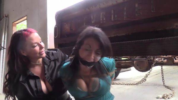 Milf Gigi Bondage Gigi Jj Annihilates Landlady On - videohdzog.com on poweredporn.com
