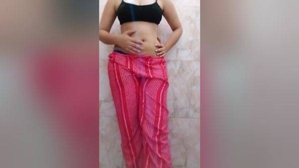 Hot Virgin In Desi Sister Bathing - desi-porntube.com on poweredporn.com