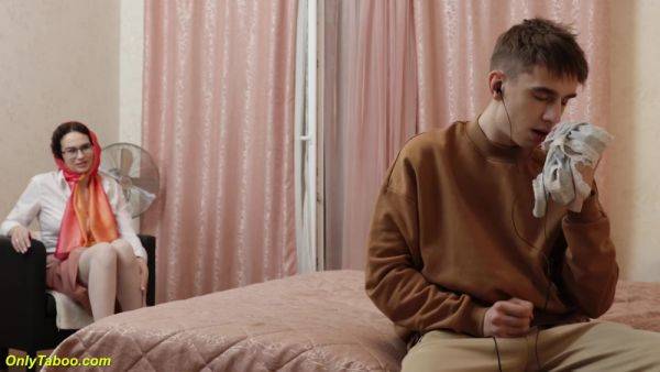 Sideways pleasure with horny stepmom who tastes and smells great - anysex.com on poweredporn.com