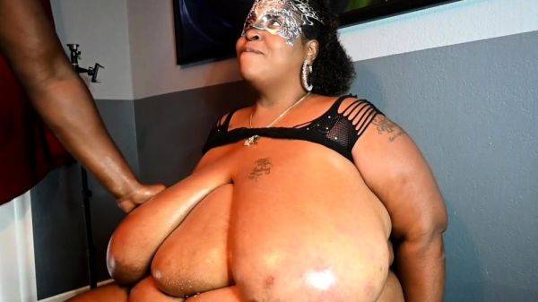 Big tit brunette amateur fucks a dildo close up - drtuber.com on poweredporn.com