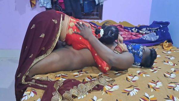 Indian Young Bhabhi Ke Sath Chudai In Hindi Fuck Video - desi-porntube.com - India on poweredporn.com