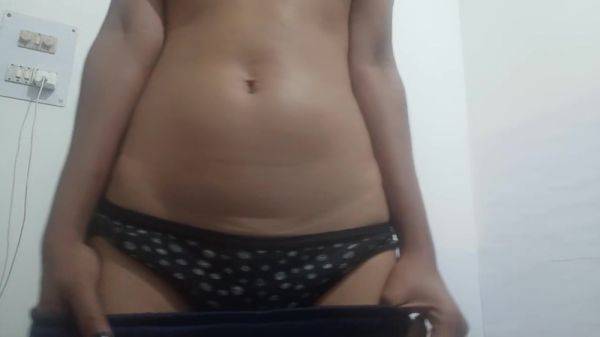 Strips Naked And Masturbates In Bed - desi-porntube.com on poweredporn.com