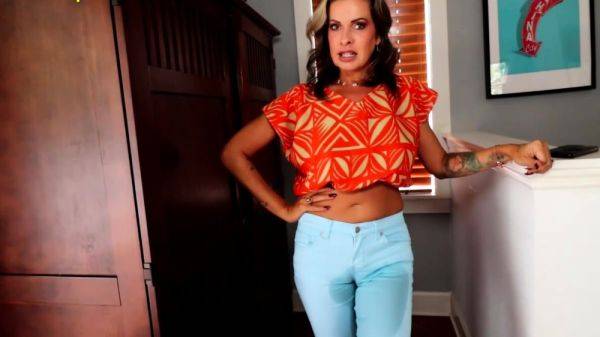 These girls need to pee wetting her panties 2024 - drtuber.com on poweredporn.com