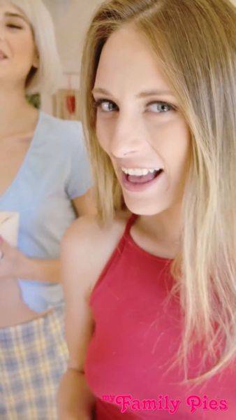 Stepbrother and stepsister Kyler Quinn & Jessie Saint Conjure a Devious Valentine Day Treat for Stepbro - sexu.com on poweredporn.com