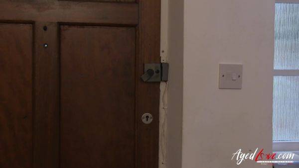 The well built worker impresses the blonde - sunporno.com on poweredporn.com