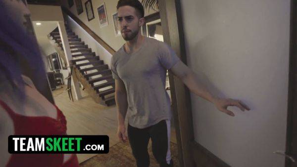 Valerica Steele is in search of a wealthy hookup with a hung stud - POV inked action - sexu.com on poweredporn.com