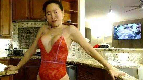 This large amateur cam girl has some very big boobs - drtuber.com - North Korea on poweredporn.com