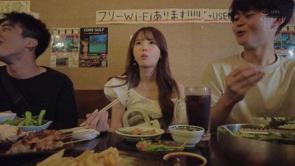 痴女が三人の男性に前後左右から犯される48939483948439 - txxx.com - Japan on poweredporn.com