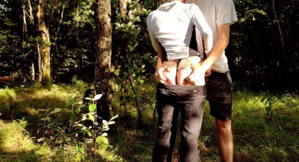 Je me fais bien attraper durant notre ballade - txxx.com - France on poweredporn.com