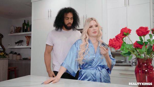 Big ass blonde mature blacked in merciless rounds during home alone kinks - xbabe.com on poweredporn.com