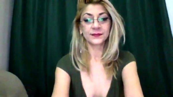 Solo Girl Free Amateur Webcam Porn Video - drtuber.com on poweredporn.com