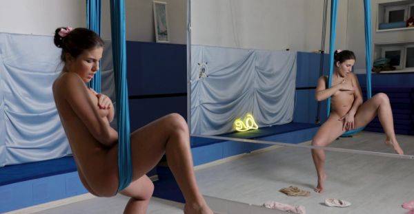 Slender ballerina reveals herself nude and moody for dirty fun - alphaporno.com on poweredporn.com