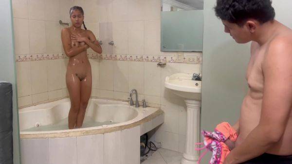 My Stepsister Calls Me To Fuck Hard In Her Bathtub Until I Cum In Her Ass - videohdzog.com on poweredporn.com