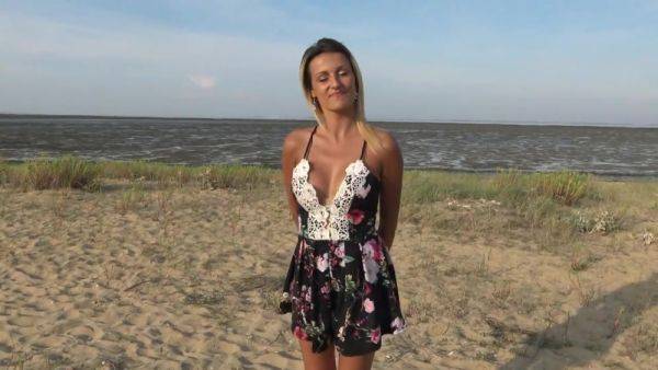 Lylou, 25, makes the island of Oléron dizzy! - hotmovs.com on poweredporn.com