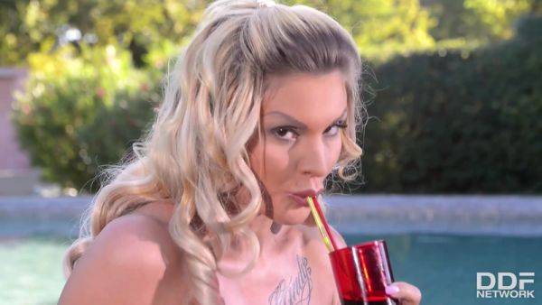 Bikini Luscious - PornWorld - hotmovs.com on poweredporn.com