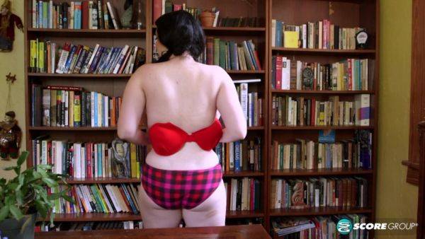 Miss Busty Coed - hotmovs.com on poweredporn.com