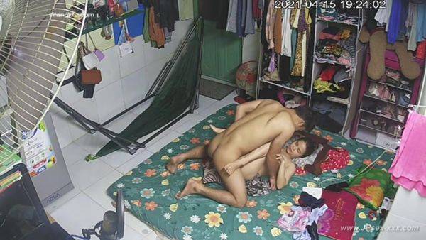 Hackers use the camera to remote monitoring of a lover's home life.611 - hotmovs.com - China on poweredporn.com