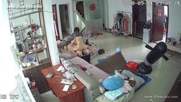 Hackers use the camera to remote monitoring of a lover's home life.609 - hotmovs.com - China on poweredporn.com