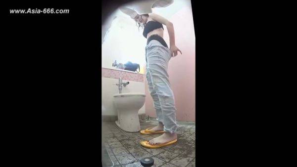 Peeping beach changing room.49 - hotmovs.com - Japan on poweredporn.com