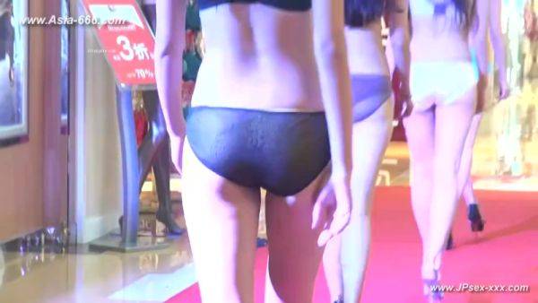 Chinese model in sexy lingerie show.27 - hotmovs.com - China on poweredporn.com