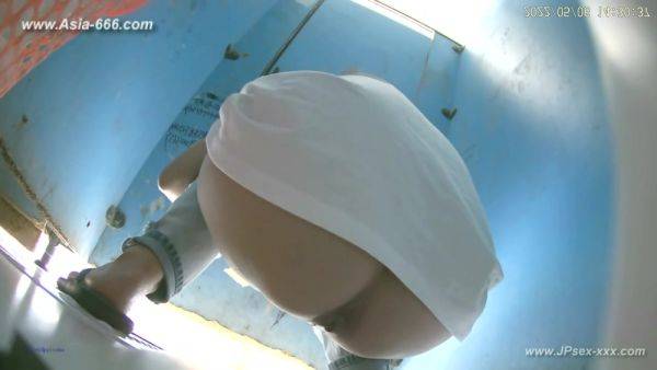 Chinese girls go to toilet.317 - hotmovs.com - China on poweredporn.com