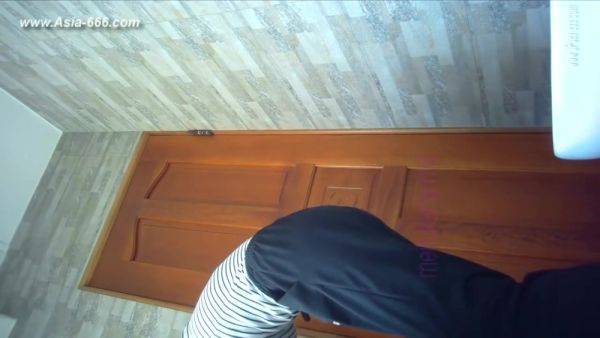 Chinese girls go to toilet.316 - hotmovs.com - China on poweredporn.com