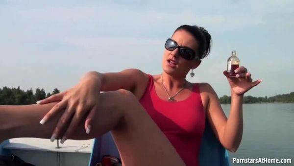 Urinate on Lady of the Lake - Celine Noiret - veryfreeporn.com on poweredporn.com