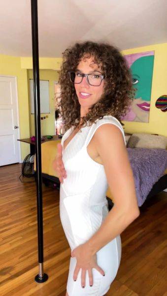 Amateur striptease and Solo masturbation - drtuber.com on poweredporn.com