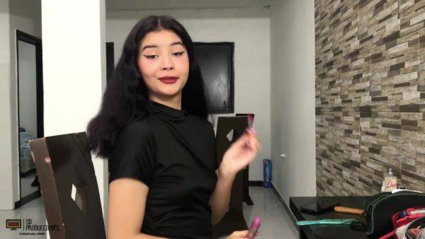 Attractive stepsister shows him to fuck in a Hispanic stepporn movie - anysex.com on poweredporn.com