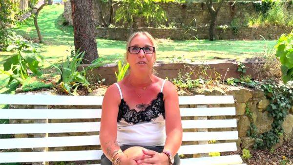 Marie, 35, beautician in Avignon! - hotmovs.com - France on poweredporn.com