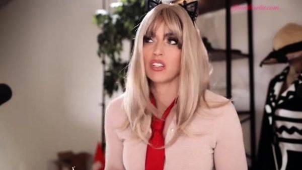 Gina Carla - Dr G Has A New Employee - drtuber.com on poweredporn.com