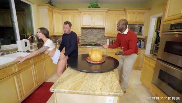 Turkey Roasted: April Olsen's Anal & Facial Play - veryfreeporn.com - Turkey on poweredporn.com