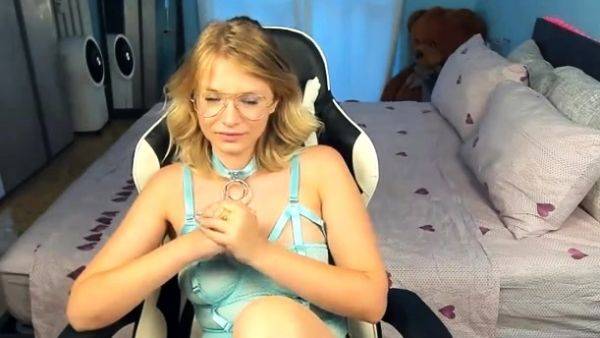 Blonde Camgirl Ana - drtuber.com on poweredporn.com