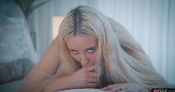 Elegant blonde gives spicy blowjob before fucking like a goddess - hellporno.com on poweredporn.com