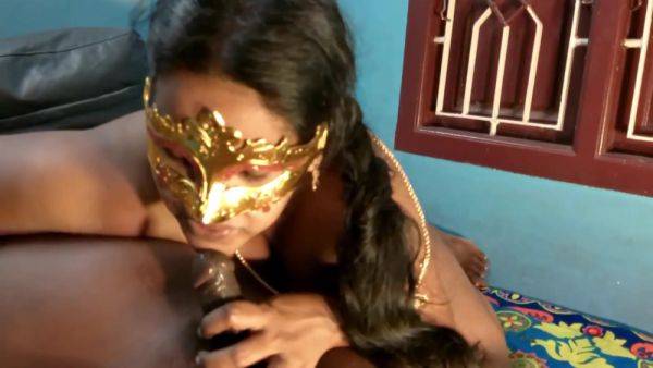 Desi Tamil Lady Enjoying With Red Banana - hclips.com on poweredporn.com