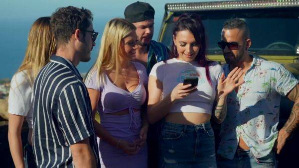 The splendid Alice arrives in the middle of the Canary Islands! - hotmovs.com on poweredporn.com