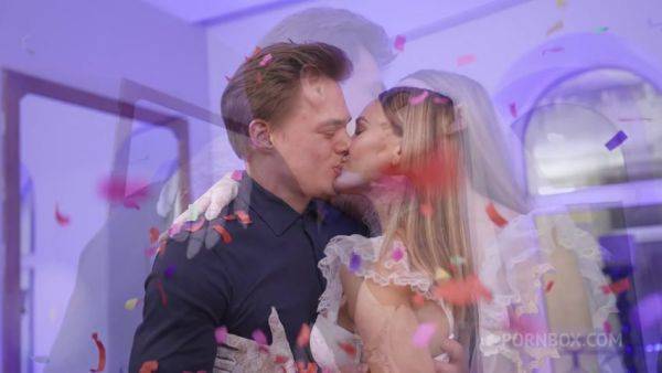 Real Piss Wedding 9 ON 1 Interracial Gang Bang with Siri - PissVids - hotmovs.com on poweredporn.com