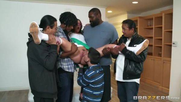 Gia Paige & Jordi El Nino Polla: Imitate Your Stepsister! / 25.4.2019 - xxxfiles.com on poweredporn.com