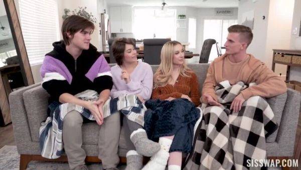 Getting Cozy with My Stepsister / 05.12.2021 - veryfreeporn.com on poweredporn.com